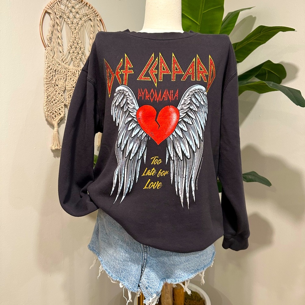 Vinyl Icons ‘Def Leopard’ sweatshirt